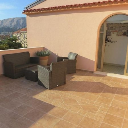 Apartment And Rooms Kristina Baska  Exterior photo