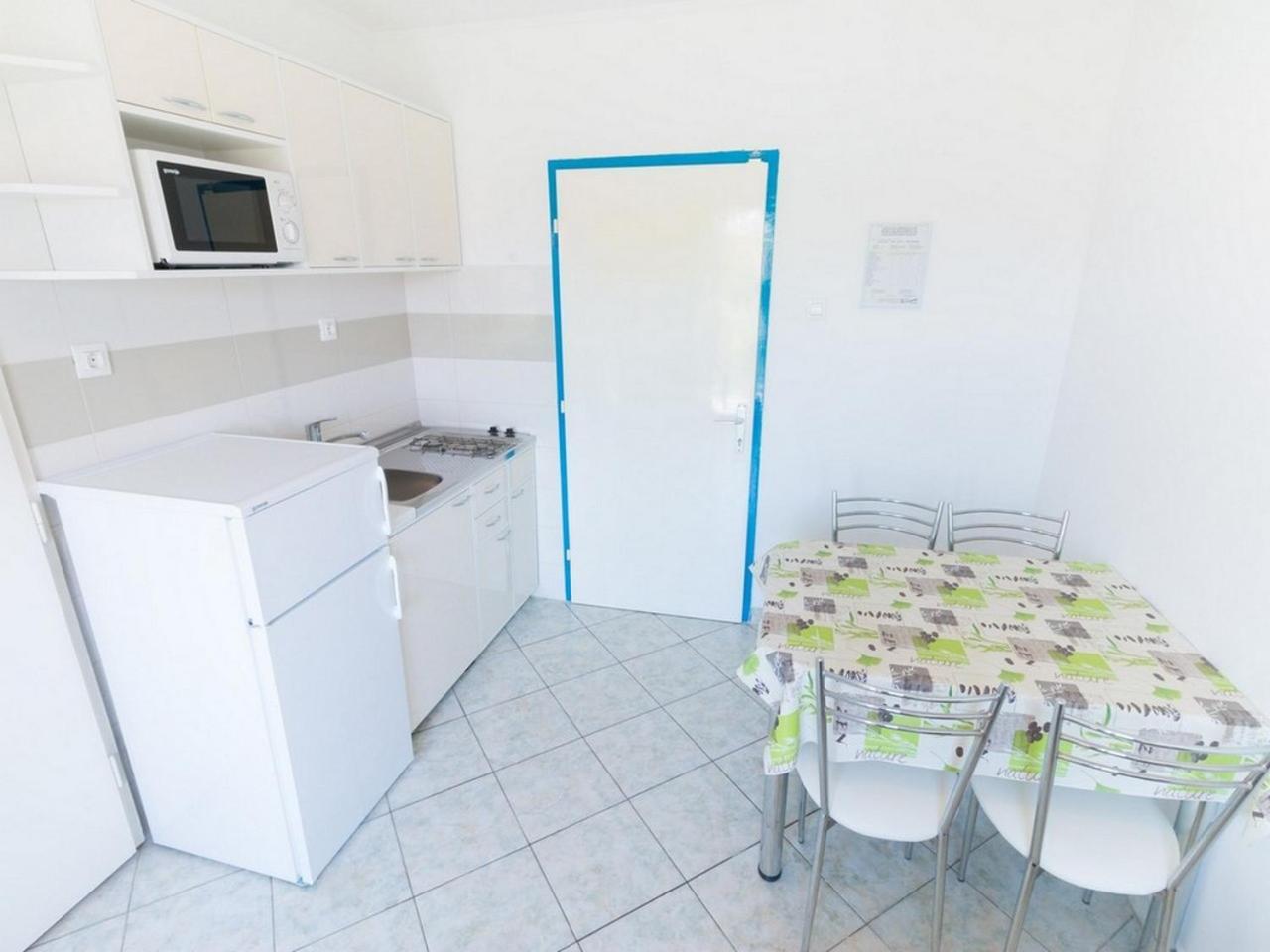 Apartment And Rooms Kristina Baska  Exterior photo