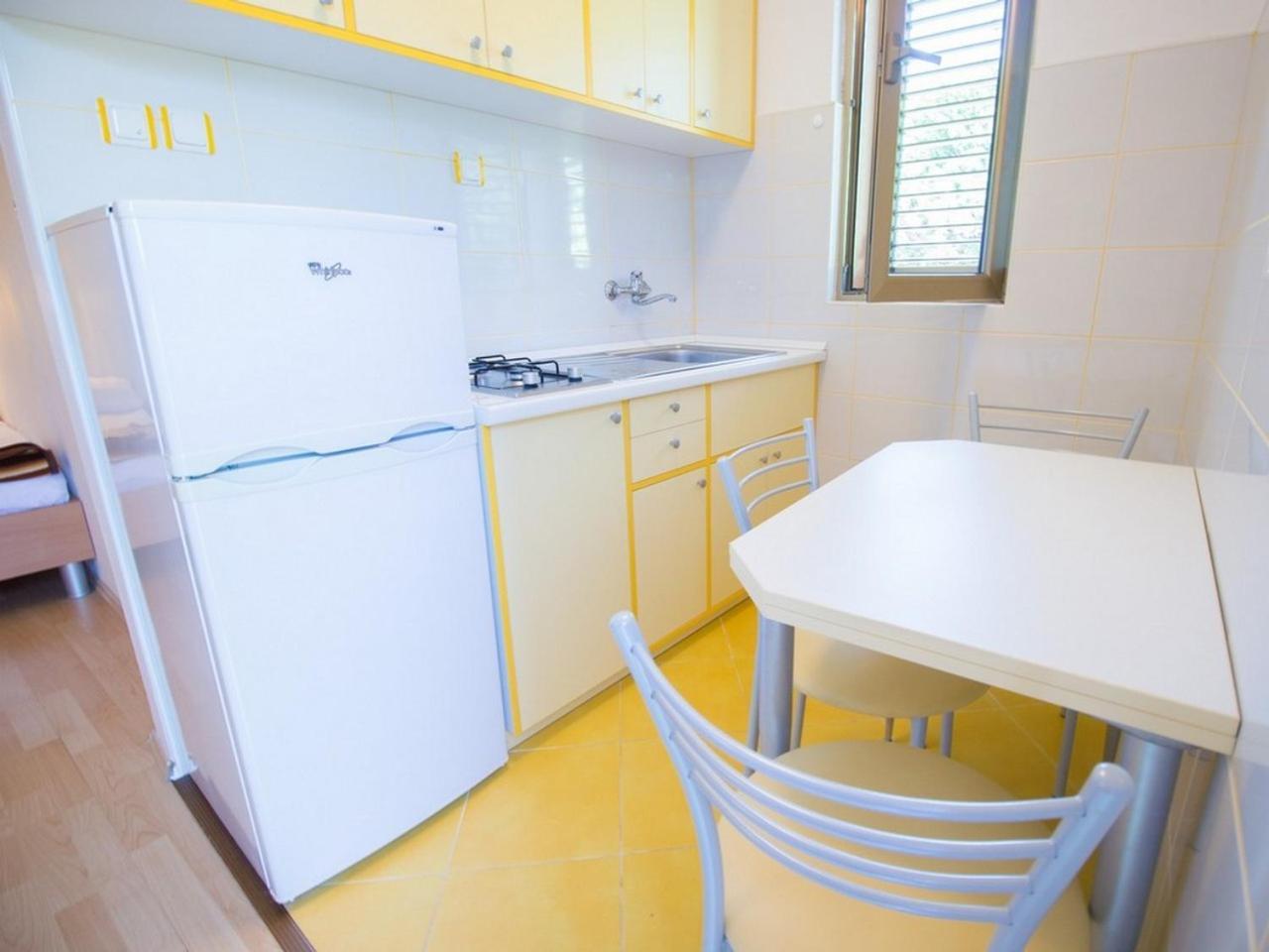 Apartment And Rooms Kristina Baska  Exterior photo