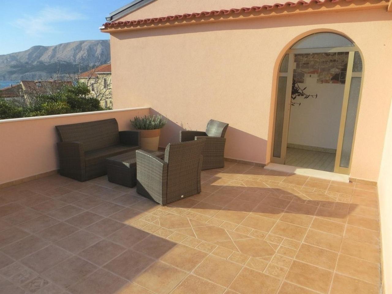 Apartment And Rooms Kristina Baska  Exterior photo