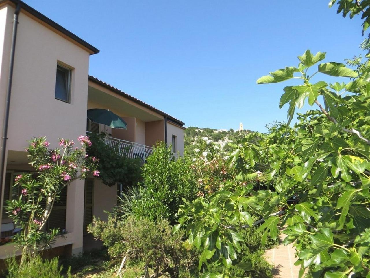 Apartment And Rooms Kristina Baska  Exterior photo