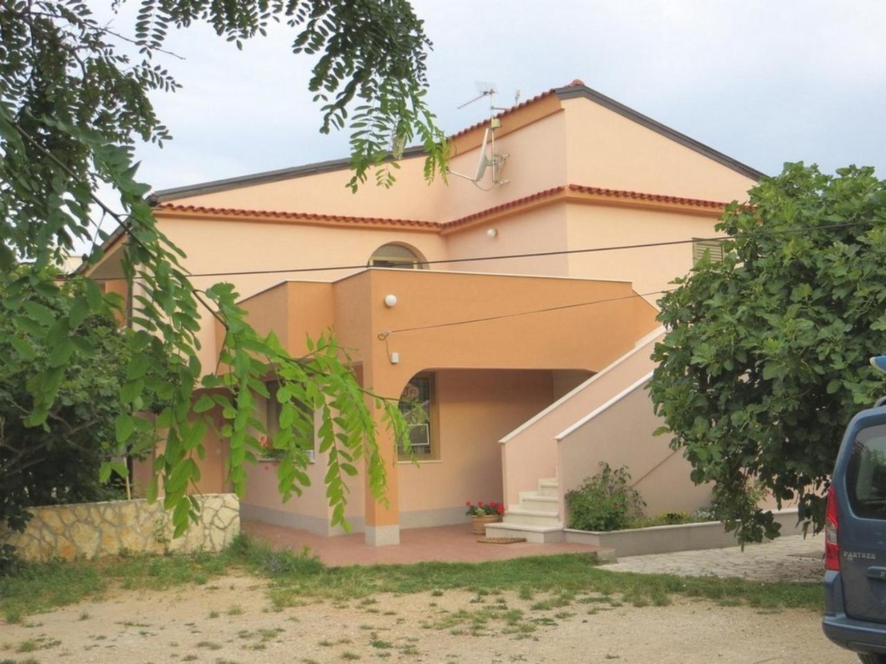 Apartment And Rooms Kristina Baska  Exterior photo